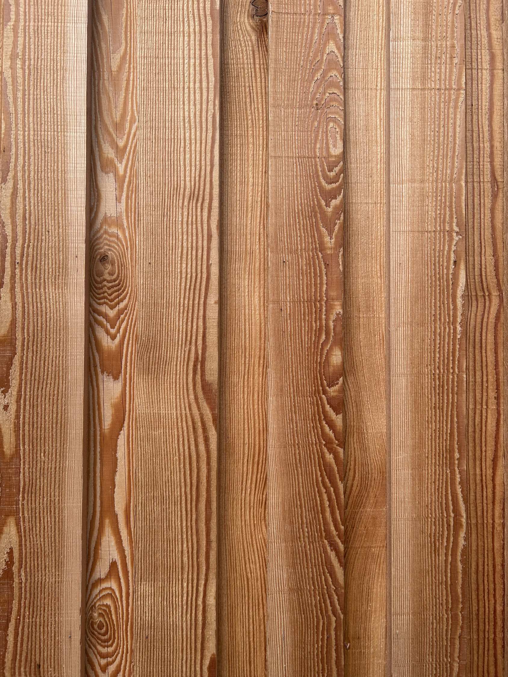 vorosfenyo-boritas2 (1)